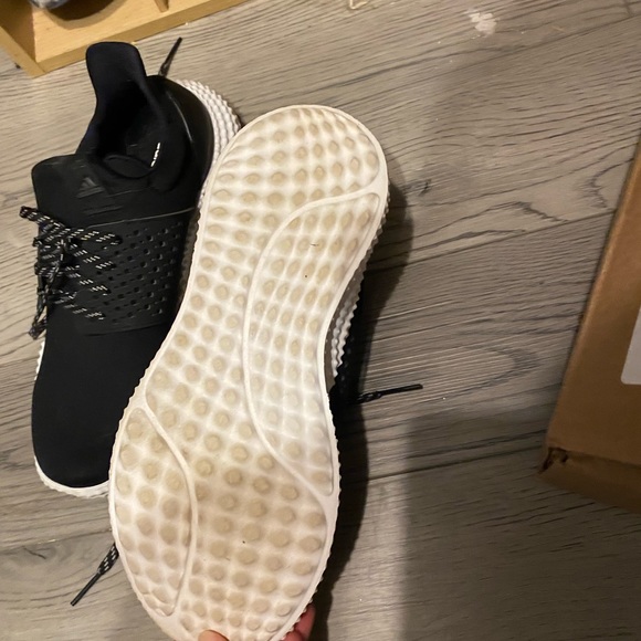 Black Adidas athletic shoes - Picture 4 of 4